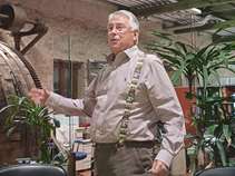 Απ. Βακάκης: Ο "χοντρός με το ταμπούρλο" απαντά στη Citi – Στήνει νέο μοντέλο καταστημάτων