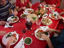 Το χριστουγεννιάτικο τραπέζι ξεκινάει από το efood χωρίς άγχος