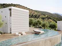 Διεθνής Διάκριση για το Dove’s Nest Boutique Hotel στην Τήνο από το γραφείο ARCHZONE