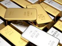 Κατηφορίζουν τα πολύτιμα μέταλλα: Πέφτει από τα ρεκόρ ο χρυσός - Βουτιά άνω του 5% για το ασήμι