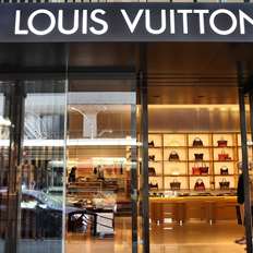 LVMH: &quot;Απογειώνεται&quot; η μετοχή μετά τη θετική έκπληξη από τις πωλήσεις γ&#39; τριμήνου