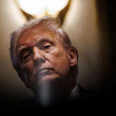 Γιατί κανείς δεν ξέρει πραγματικά πόσα χρήματα βγάζει η οικογένεια Τραμπ αυτή τη στιγμή;