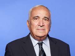 Ο συνωστισμός "σωτήρων" στην πολιτική σκηνή