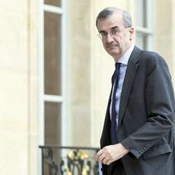 Η ελίτ της Γαλλίας κρούει τον κώδωνα του κινδύνου για την ακροδεξιά