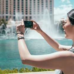 Ποιος θα πληρώσει τον λογαριασμό του υπερτουρισμού