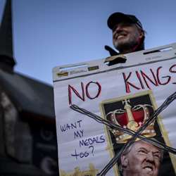 Η εξωτερική πολιτική του Τραμπ μάς γυρνά στον Μεσαίωνα