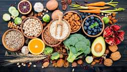 Πώς λειτουργεί η δίαιτα 90-30-50 και γιατί όλο και περισσότεροι την ακολουθούν