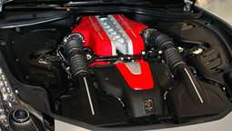 Σε δύο "στρατόπεδα" οι αυτοκινητοβιομηχανίες της Ευρώπης για τους θερμικούς κινητήρες