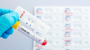 Η Ιταλία "ξέχασε στα ψυγεία" τα εμβόλια κορονοϊού