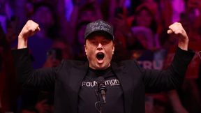 Μασκ: Ανοίγει ο δρόμος για να γίνει ο πρώτος τρισεκατομμυριούχος - Πράσινο φως της Tesla στο πακέτο αμοιβών του