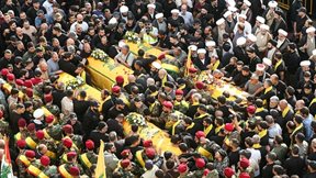 Λίβανος: Εκατοντάδες πολίτες στις κηδείες των μελών της Χεζμπολάχ
