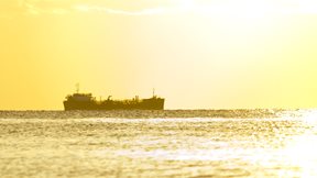 Δεξαμενόπλοια σε τροχιά κερδών, αλλά με βαριά σκιά για το 2026