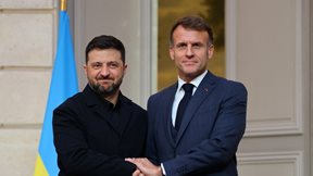 Ο Μακρόν τη Δευτέρα στο Λονδίνο  για συνομιλίες με Ζελένσκι, Στάρμερ και Μέρτς