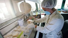 Frezyderm: Ελληνικά δερμοκαλλυντικά σε 50 χώρες - Πού "ανεβάζει" μερίδια