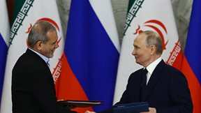 ΗΠΑ και Ισραήλ έστειλαν το Ιράν πιο κοντά στη Ρωσία