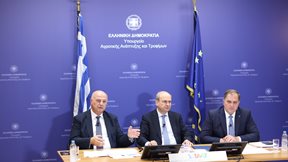 ΥΠΑΑΤ: Την Παρασκευή η πληρωμή προκαταβολής της βασικής ενίσχυσης για τους αγρότες