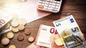 Τέλος του μήνα οι αποφάσεις για 17.000 επιχειρήσεις που διεκδικούν επιστρεπτέα προκαταβολή