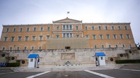 Δημοσκόπηση MRB (β' μέρος): "Σε πορεία κρίσης και αβεβαιότητας η Ελλάδα" για 7 στους 10 - Πόσοι θέλουν πολιτική αλλαγή και πώς αξιολογούν τον Α. Τσίπρα