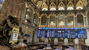 Κέρδη στις ευρωαγορές με ώθηση από το Παρίσι