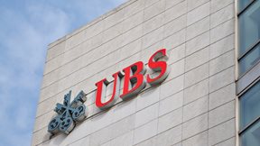 UBS: Πώς θα κινηθούν οι αγορές το 2026, το βασικό σενάριο και τα τρία πιθανά σοκ που θα φέρει η νέα χρονιά