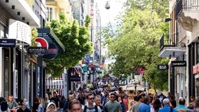 Τουρισμός, επενδύσεις και εισοδήματα το καύσιμο για ανάπτυξη το β' εξάμηνο