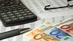 Πόσο αυξάνονται οι μισθοί από το νέο έτος λόγω μείωσης φόρου εισοδήματος