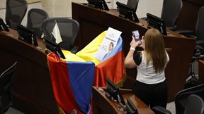 Κολομβία: Ακυρώθηκε η καταδίκη του πρώην προέδρου Ουρίμπε για διαφθορά και δωροδοκία