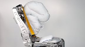 Τι είναι τα καθίσματα μηδενικής βαρύτητας και ποια εταιρεία τα εξελίσσει