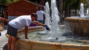 Πέντε συμβουλές για τις ευπαθείς ομάδες κατά τη διάρκεια του καύσωνα από τον πρύτανη του ΕΚΠΑ Γ.Σιάσο