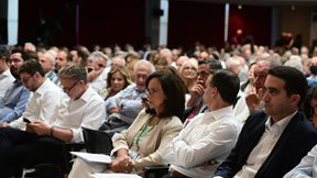 Ακονίζονται μαχαίρια στο ΠΑΣΟΚ ενόψει του συνεδρίου- Νίκη ΠΑΣΟΚ στις εκλογές βλέπει ο Ανδρουλάκης