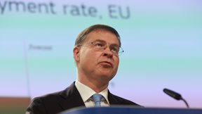 Κομισιόν: Προβλέπει ανάπτυξη 2,2% το 2026 και 1,7% το 2027 - Πρωτογενή πλεονάσματα πάνω από 3% του ΑΕΠ την τριετία 2025-2027 και υψηλές αμυντικές δαπάνες