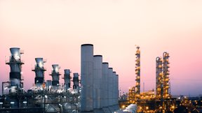 Κινεζική εταιρεία διύλισης προχωρά στην επέκτασή της παρά τις κυρώσεις των ΗΠΑ