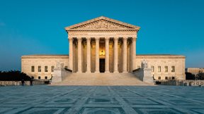 Δικαστήριο διέταξε την κυβέρνηση να συνεχίσει το πρόγραμμα SNAP για την αγορά τροφίμων από τα φτωχά νοικοκυριά,