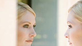 Η Allergan Aesthetics παρουσιάζει την πρώτη της υβριδική ενέσιμη θεραπεία διπλής δράσης