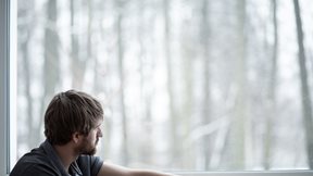 Σημάδια κατάθλιψης: Μην αφήνετε τη νόσο να καταστρέψει τον εγκέφαλό σας