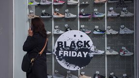 Black Friday: Οι προσδοκίες εμπόρων και καταναλωτών