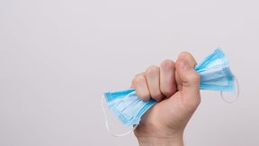 "Ανίκητοι" από τον κορονοϊό: Ένα συναίσθημα-εμπόδιο στο τείχος ανοσίας