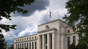 CNBC: Αντιδράσεις στην υποψηφιότητα του Κέβιν Χάσετ για την προεδρία της Fed λόγω στενών σχέσεων με τον Τραμπ