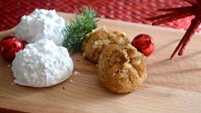 Κουραμπιές ή μελομακάρονο; Ποιο να προτιμήσουμε;