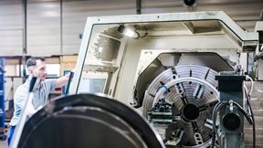 Γερμανία: "Άλμα" στις παραγγελίες εργοστασίων λόγω αύξησης 87% στα μεγάλα μεταφορικά μέσα