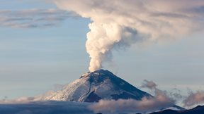 Ιαπωνία: Εξερράγη το ηφαίστειο Σακουρατζίμα στην Ιαπωνία - Ακυρώθηκαν πτήσεις λόγω της ηφαιστειακής τέφρας