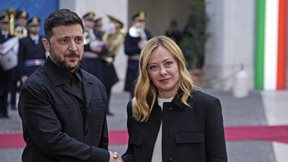 Μελόνι και Ζελένσκι τονίζουν τη "σημασία σύγκλισης" Ευρώπης και ΗΠΑ για την Ουκρανία