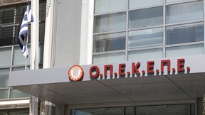 Βουλή: Αλληλοκατηγορίες Μ. Λαζαρίδη και Μ. Αποστολάκη για προσαγωγή στελεχών ΠΑΣΟΚ και ΝΔ στην Κρήτη