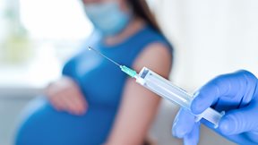 Μελέτη επιβεβαιώνει την ασφάλεια και τα οφέλη των νεογέννητων από τον εμβολιασμό των εγκύων κατά της Covid-19