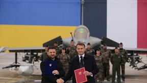 Συνάντηση Μακρόν - Ζελένσκι για την υπογραφή "ιστορικής" εξοπλιστικής συμφωνίας