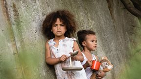 Μπιλ Γκέιτς: Η κλιματική αλλαγή θα κλιμακώσει την κρίση στην παιδική υγεία λόγω του υποσιτισμού