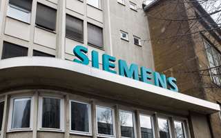 Siemens: Συνεργαζόμαστε με τις ελληνικές αρχές για τα Τέμπη