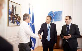 PM Mitsotakis meets with Google's Vice President for Privacy and Security