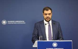 Marinakis: The gov't received the mandate to break all chains that keep the country hostage to certain ideological obsessions