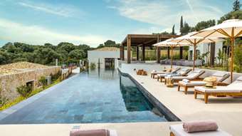 Η SWOT Hospitality αναλαμβάνει τη διαχείριση του πεντάστερου Eliamos Villas Hotel &amp; Spa στην Κεφαλονιά